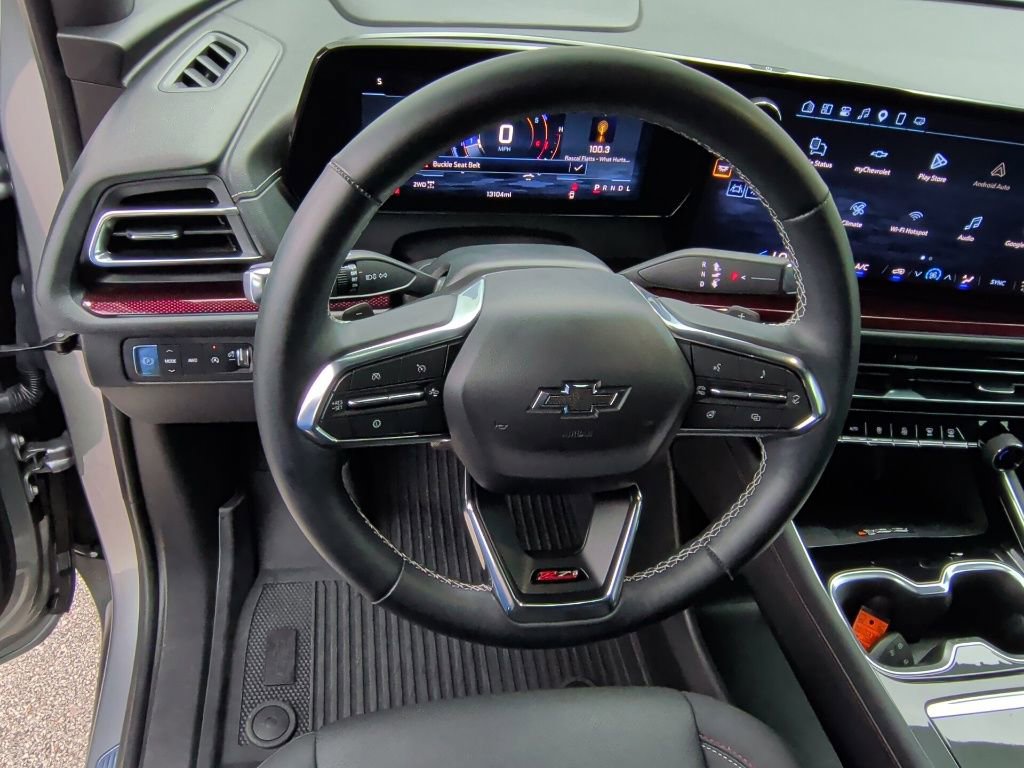 Used 2025 Chevrolet Traverse Z71 AWD/4WD image 16