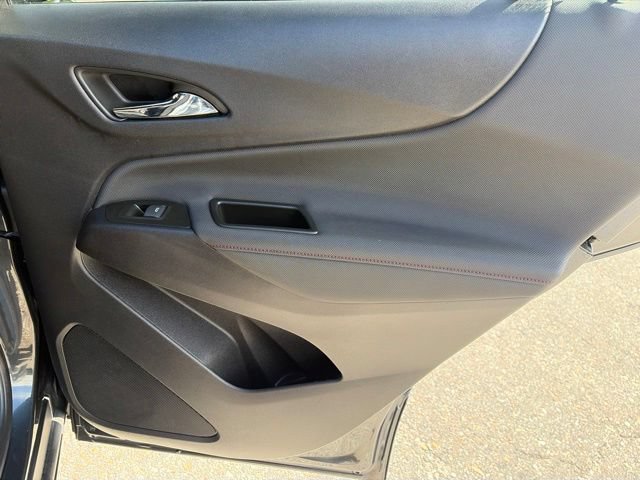 Used 2023 Chevrolet Equinox RS AWD/4WD image 32