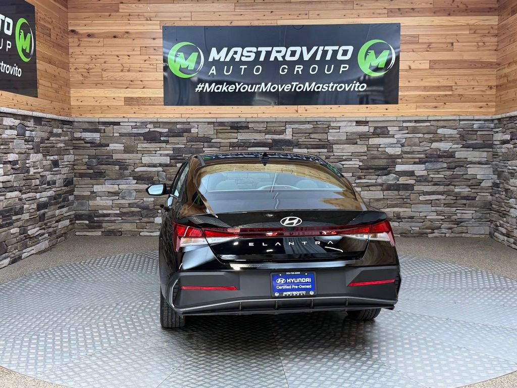 Used 2024 Hyundai Elantra SEL FWD image 18