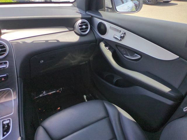 Used 2020 Mercedes-Benz GLC 300 4MATIC image 15