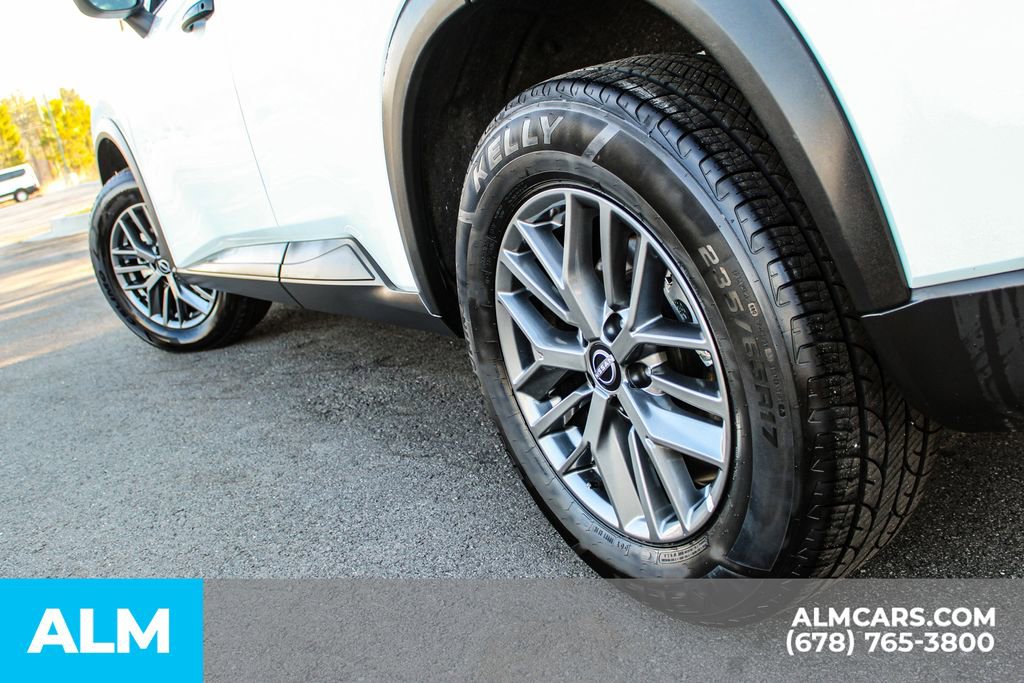 Used 2024 Nissan Rogue S image 15