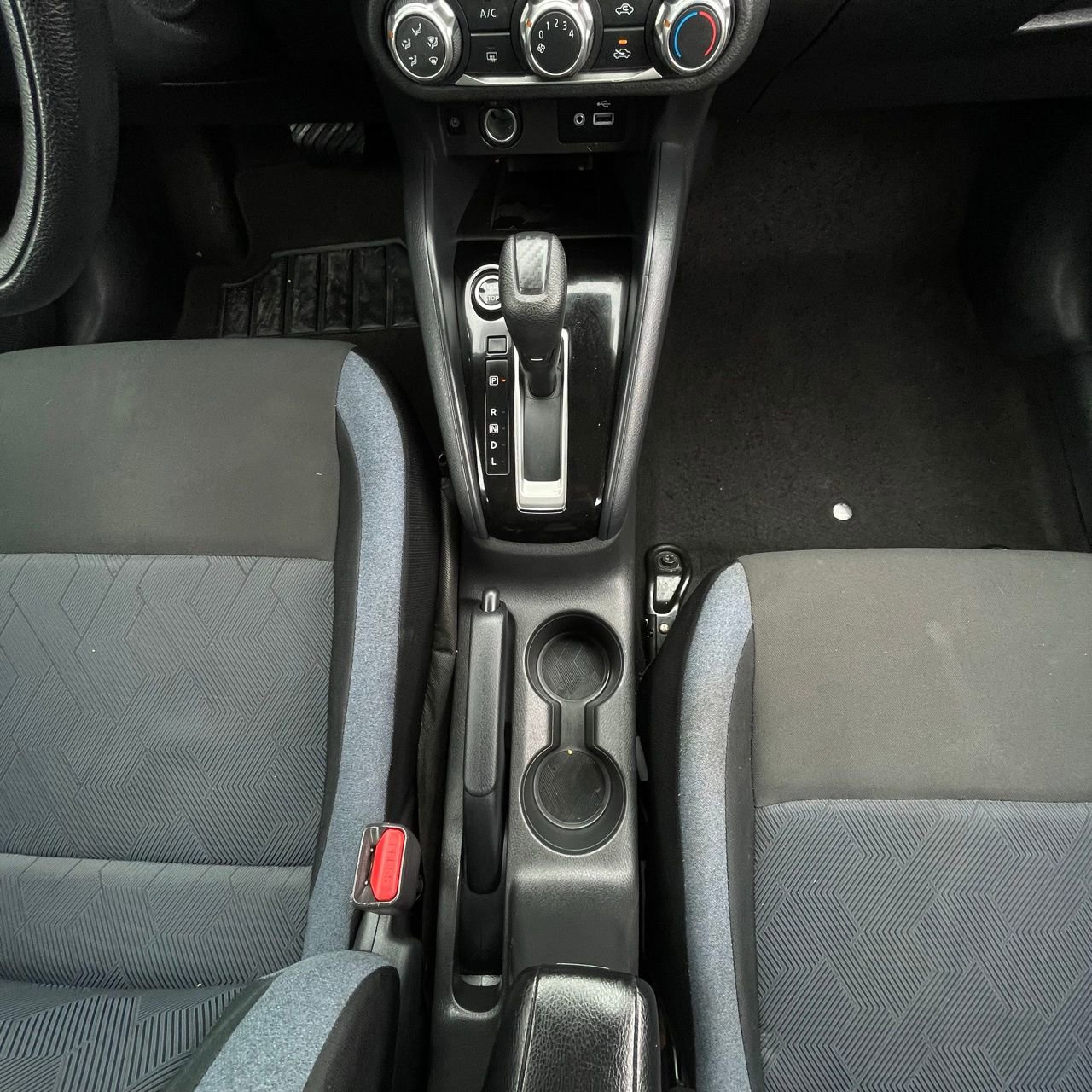 Used 2024 Nissan Versa SV FWD image 20