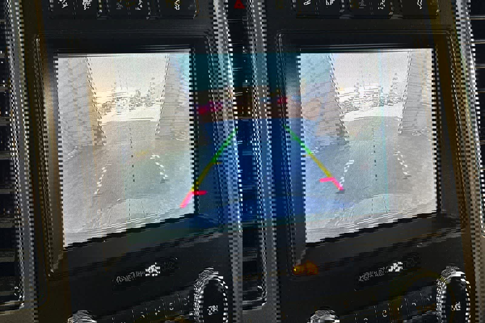 Used 2020 Ford Expedition XLT w/ Equipment Group 202A AWD/4WD image 23