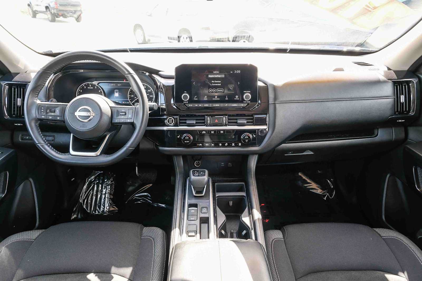 Used 2024 Nissan Pathfinder SV FWD image 13