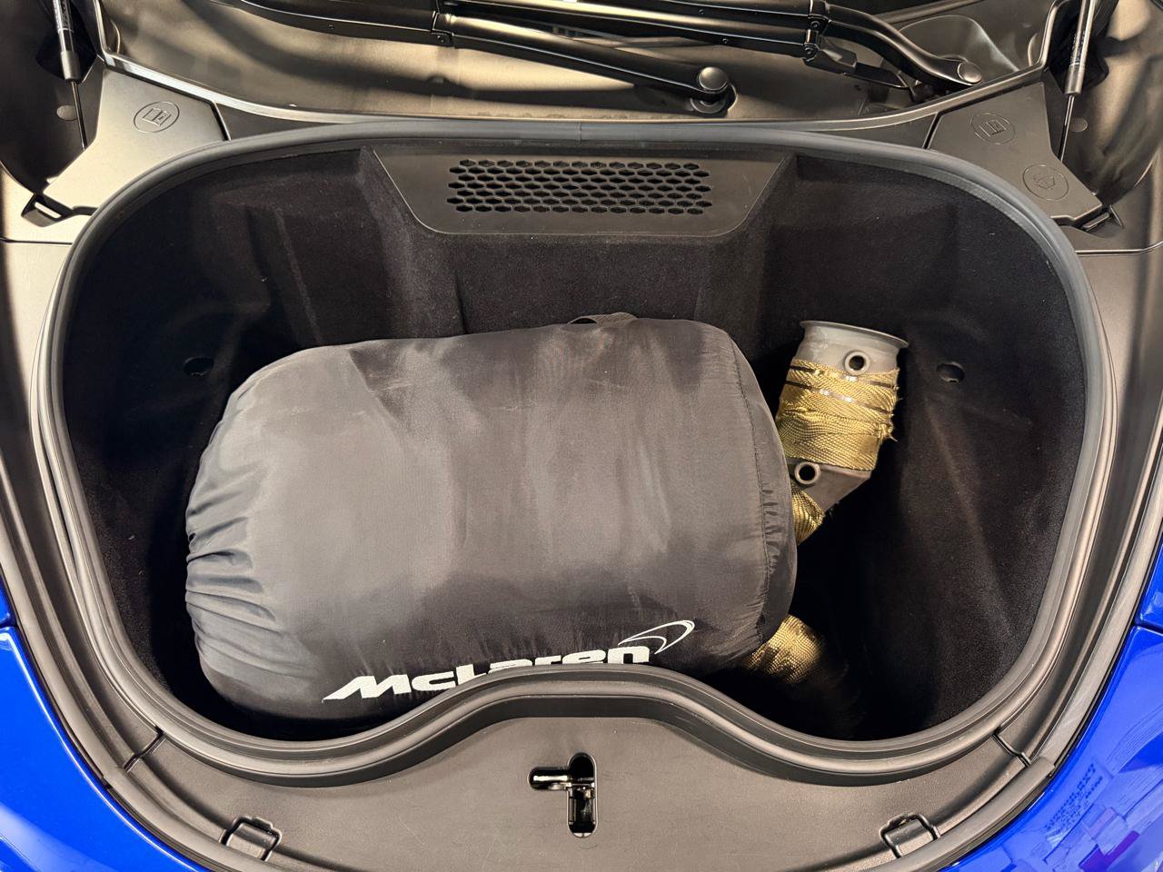 Used 2018 McLaren 570S Spider RWD image 31
