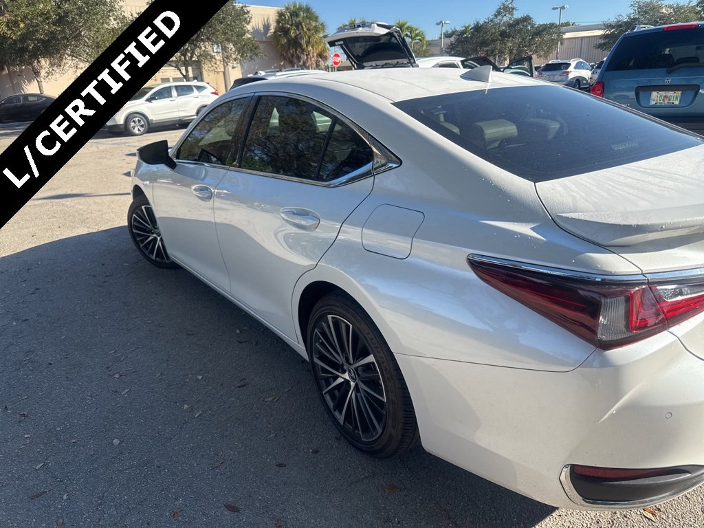 Used 2023 Lexus ES 300h w/ Premium Package image 5
