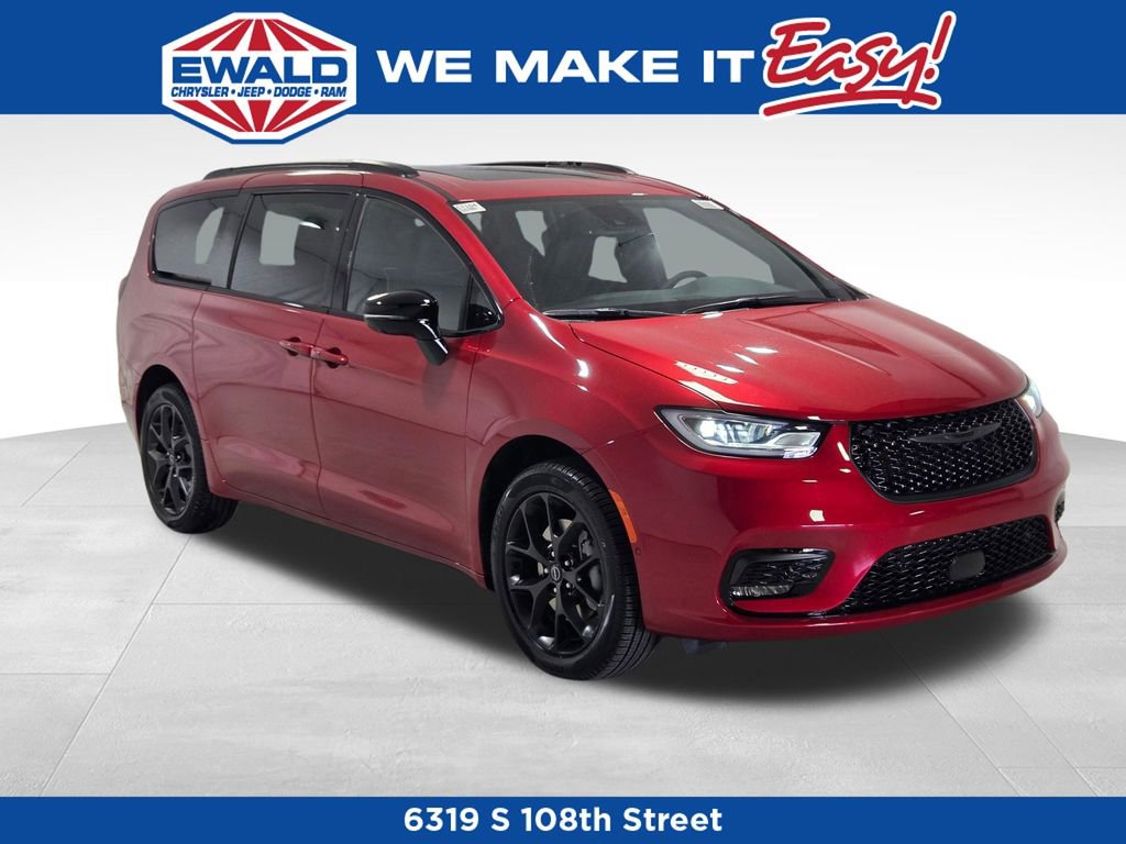 New 2026 Chrysler Pacifica Limited w/ S Appearance Package image 1
