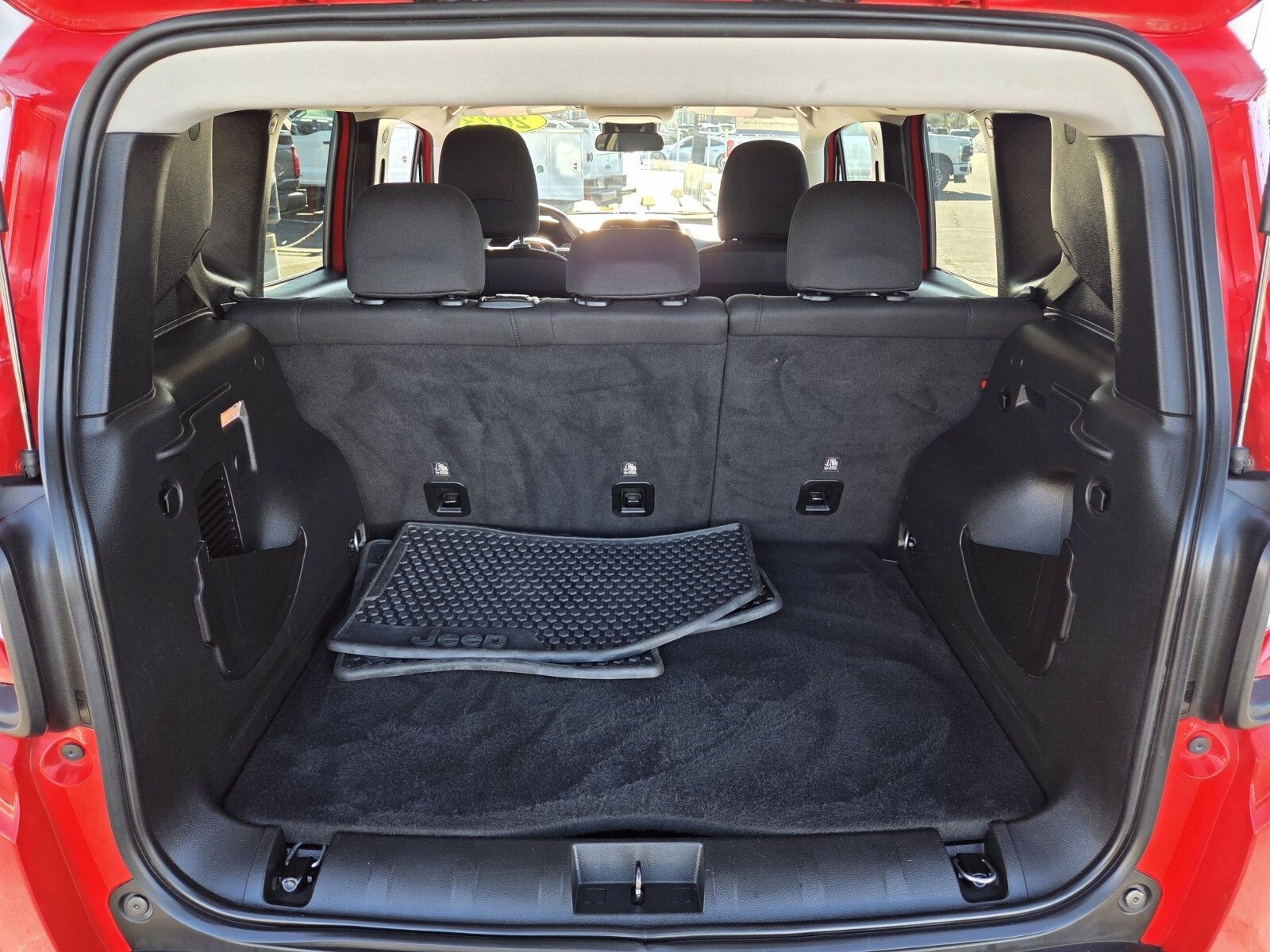 Used 2023 Jeep Renegade Latitude image 13