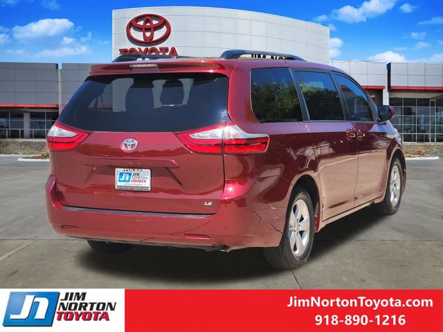 Used 2017 Toyota Sienna LE FWD image 6