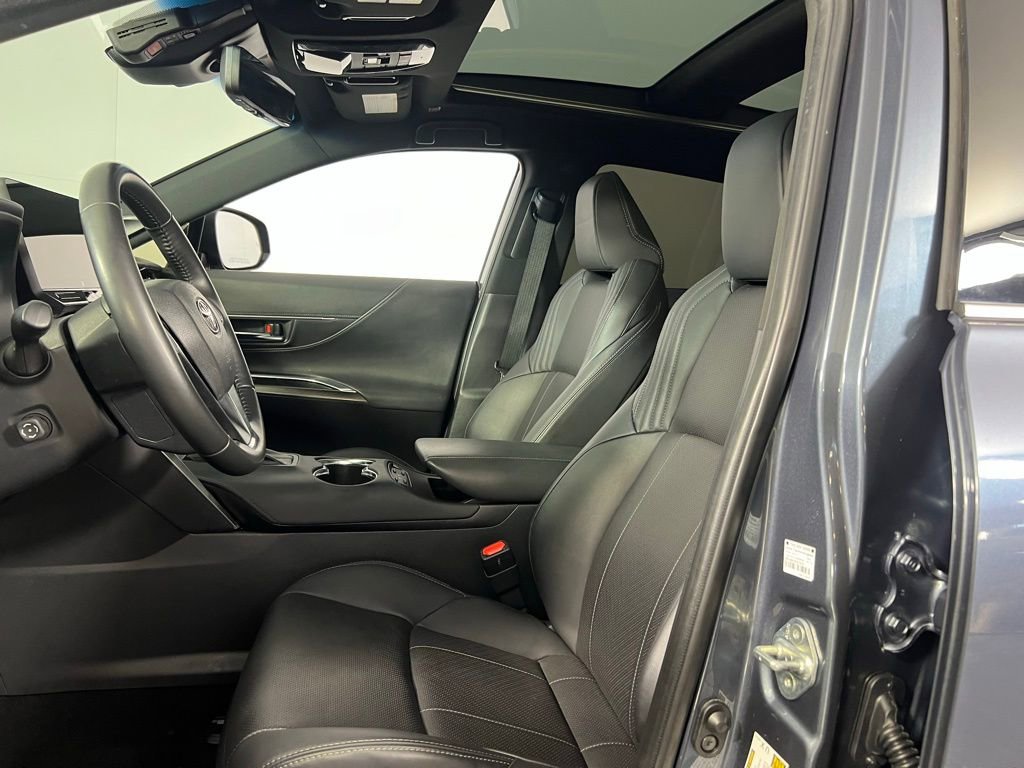 Used 2024 Toyota Venza Limited image 22
