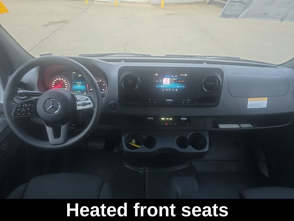 Used 2024 Mercedes-Benz Sprinter 2500 image 12