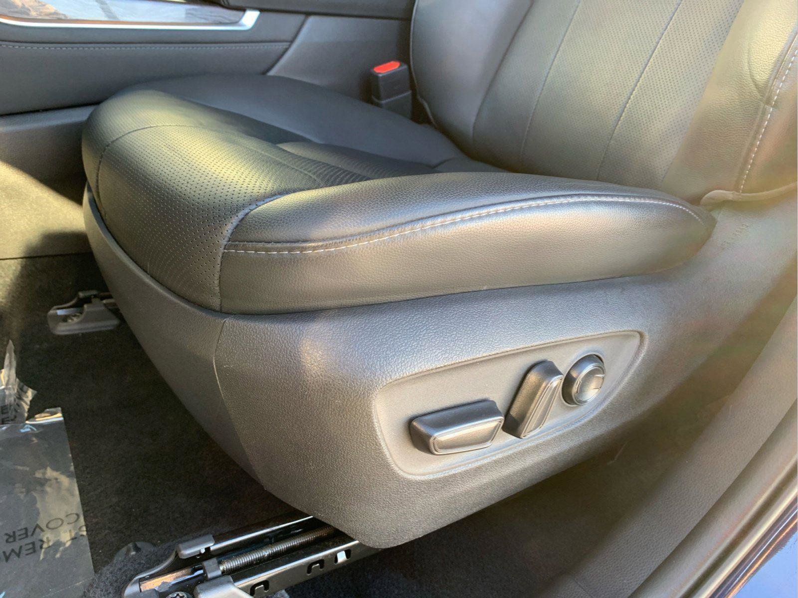 Used 2021 Toyota Highlander Limited image 29