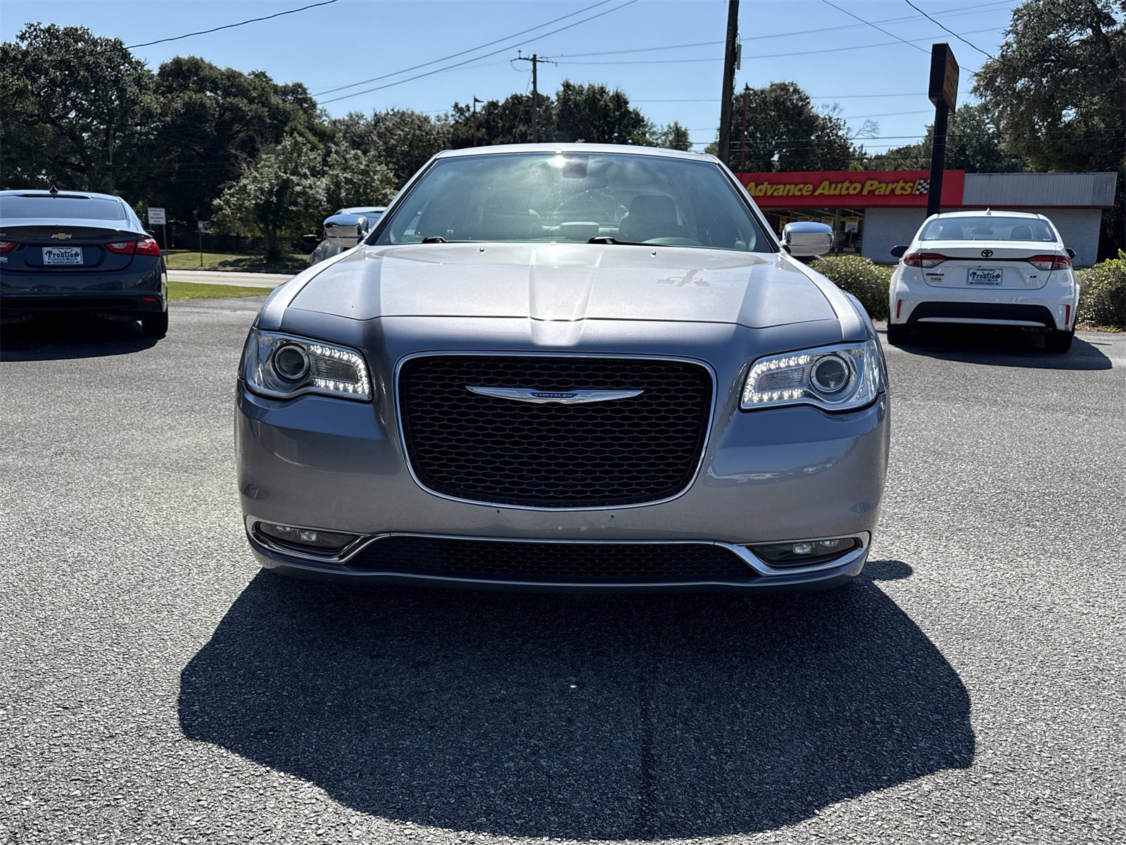 Used 2018 Chrysler 300 Limited image 8