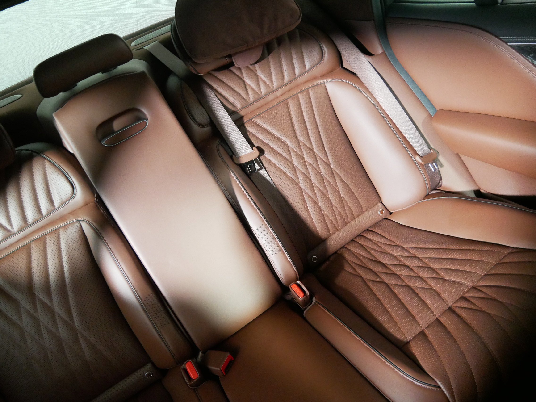 Used 2023 Genesis G90 3.5T AWD/4WD image 14