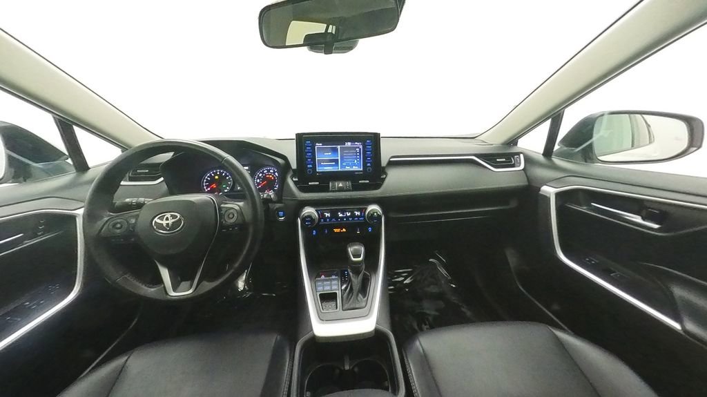 Used 2022 Toyota RAV4 XLE Premium AWD/4WD image 30