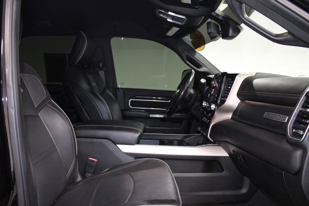 Used 2019 RAM 2500 Laramie w/ Black Appearance Package image 28