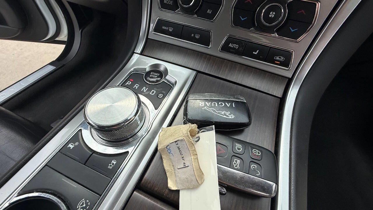 Used 2013 Jaguar XF RWD image 89