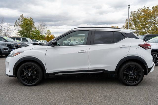 Used 2023 Nissan Kicks SR image 9