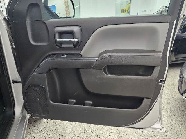 Used 2018 Chevrolet Silverado 1500 Custom w/ Custom Value Package AWD/4WD image 31