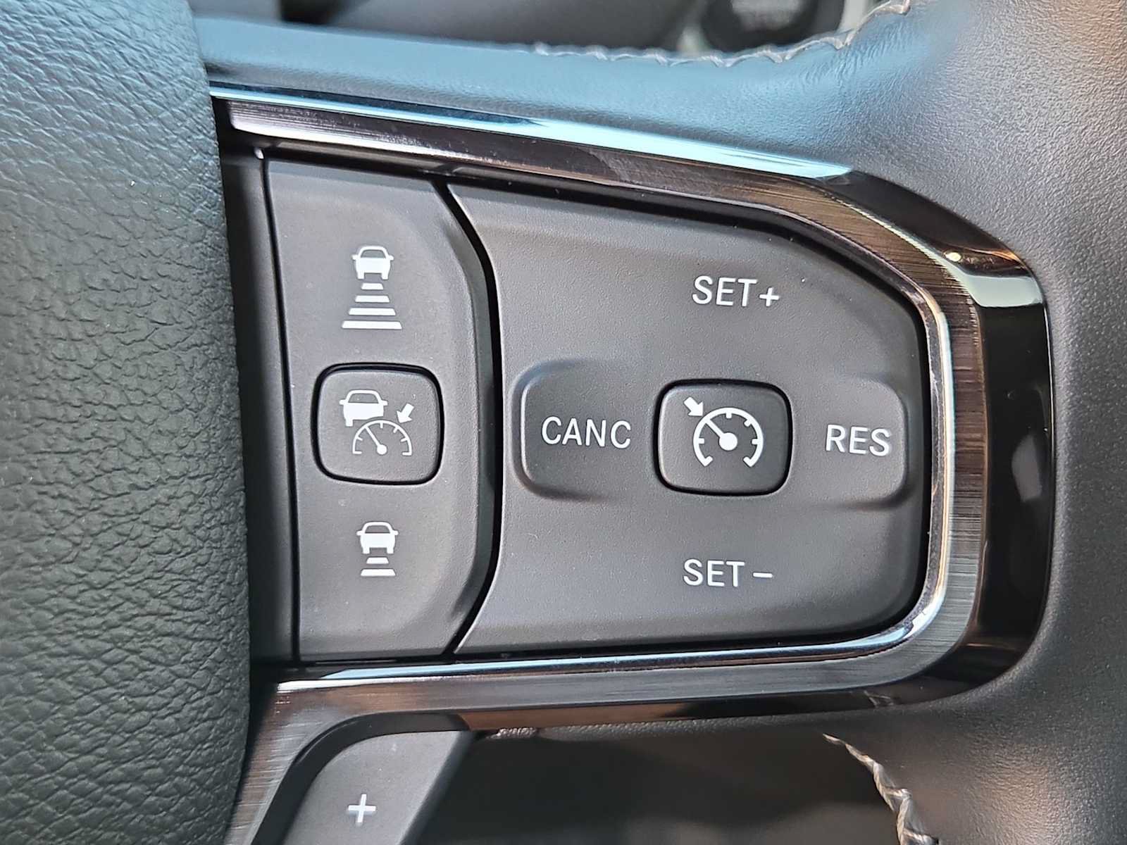 Used 2026 RAM 3500 Limited AWD/4WD image 23