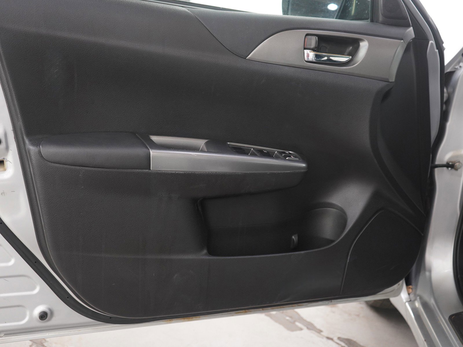 Used 2011 Subaru Impreza 2.5i Premium w/ PWR Moonroof Value Pkg image 16