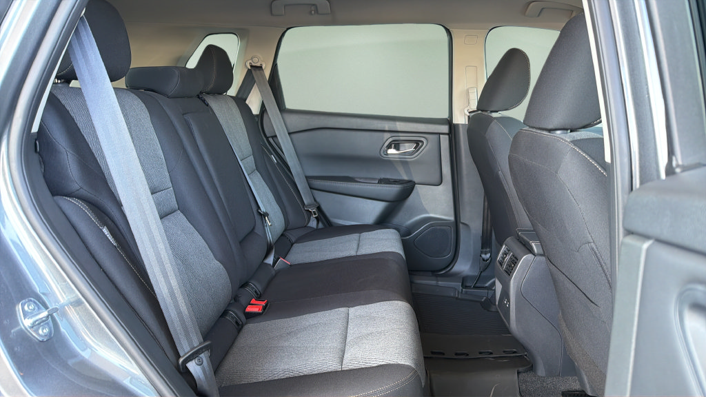 New 2026 Nissan Rogue SV AWD/4WD image 19
