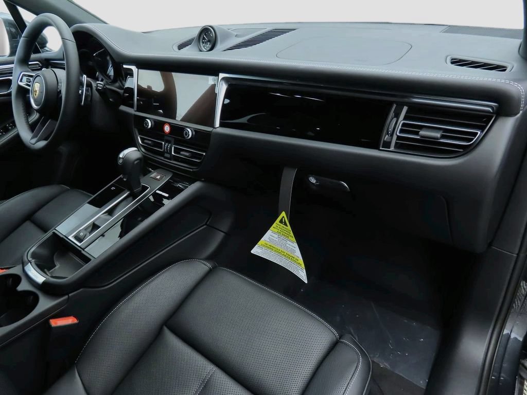 Used 2025 Porsche Macan S AWD/4WD image 19