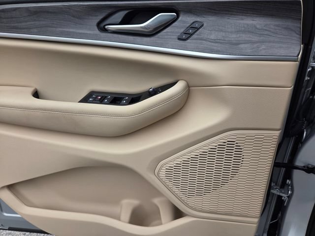 Certified 2024 Jeep Grand Cherokee Limited w/ Luxury Tech Group II AWD/4WD image 22