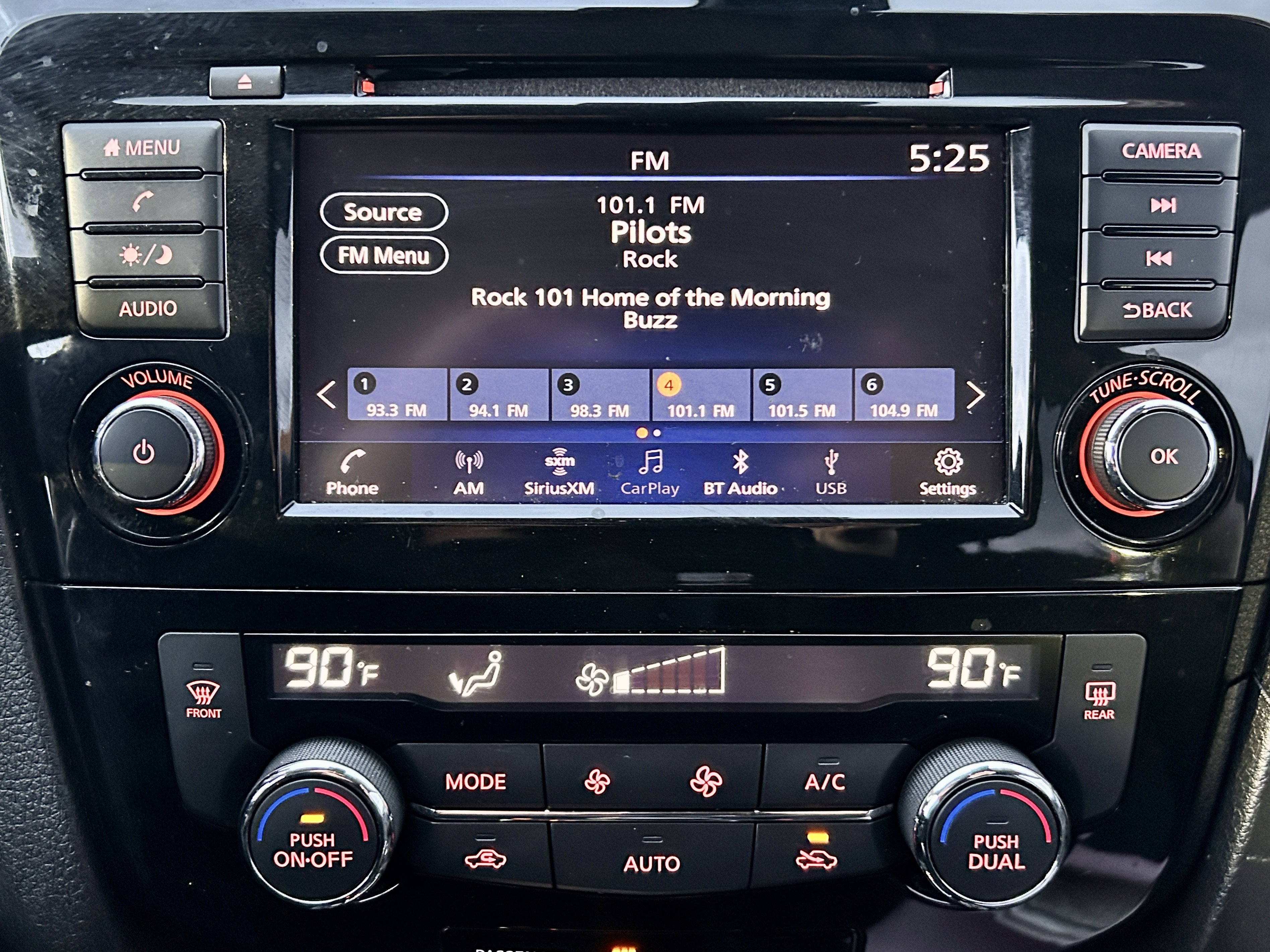 Used 2020 Nissan Rogue SV image 28