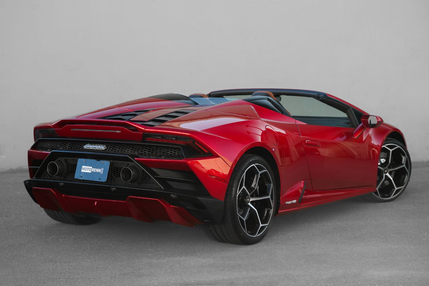 Used 2021 Lamborghini Huracan EVO image 3