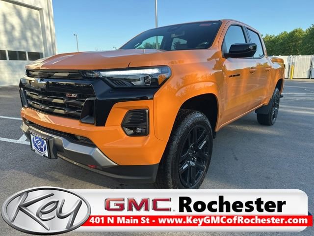 Used 2025 Chevrolet Colorado Z71 w/ Z71 Convenience Package 2