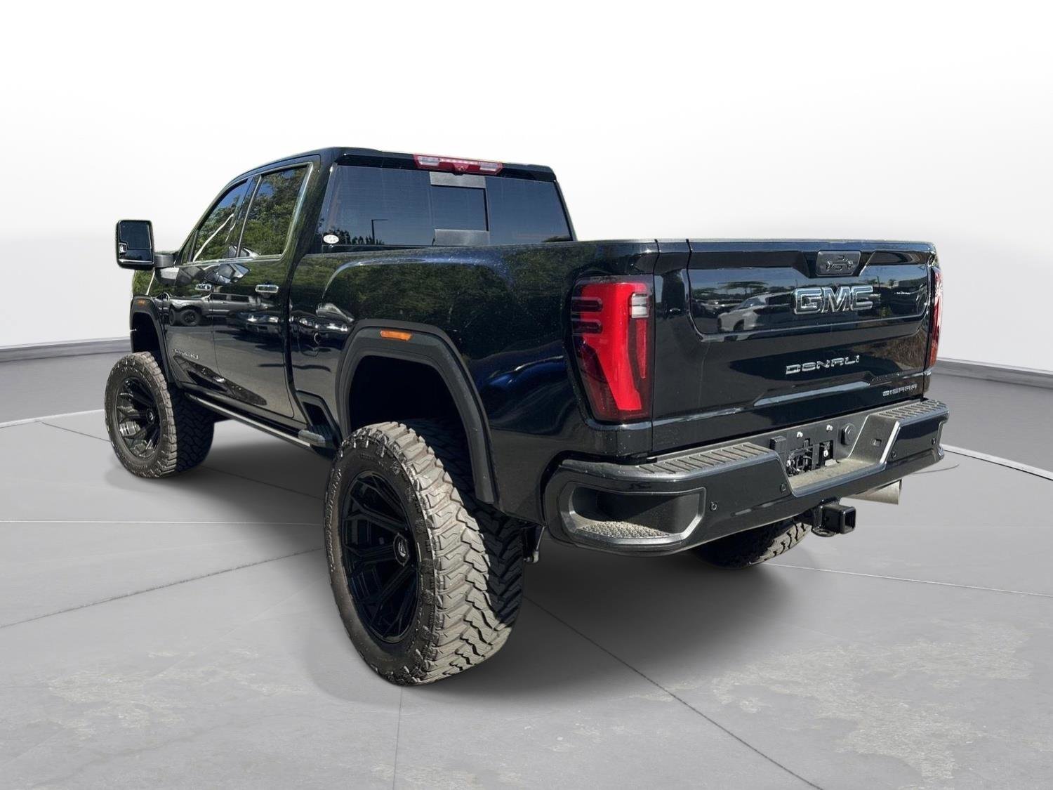 Used 2024 GMC Sierra 2500 Denali Ultimate image 8