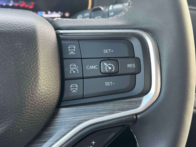 Used 2024 Jeep Wagoneer Series II AWD/4WD image 22