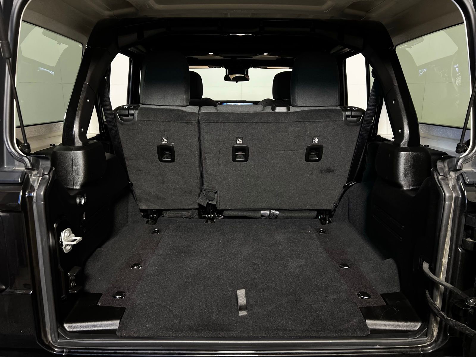 Used 2024 Jeep Wrangler Sport S image 24