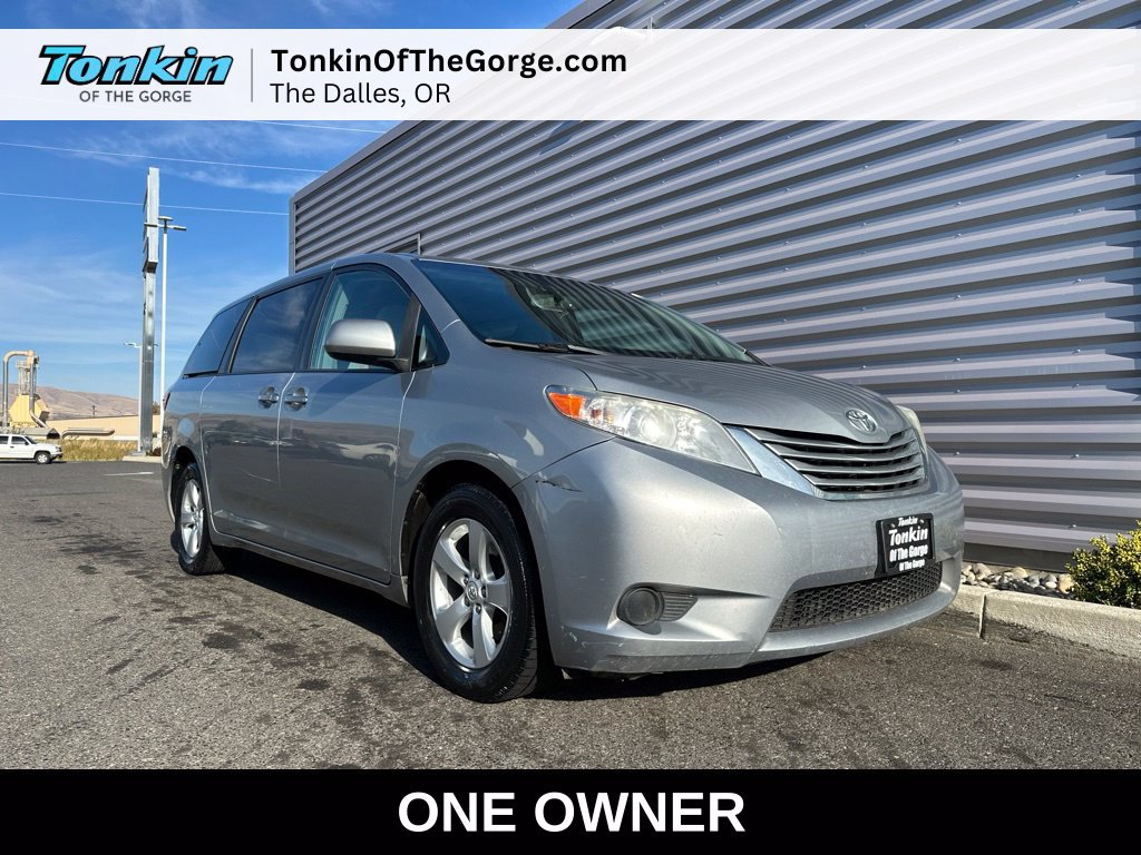 Used 2016 Toyota Sienna LE