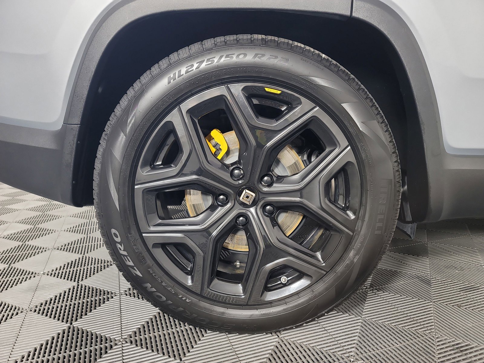 Used 2024 Rivian R1S Adventure image 12