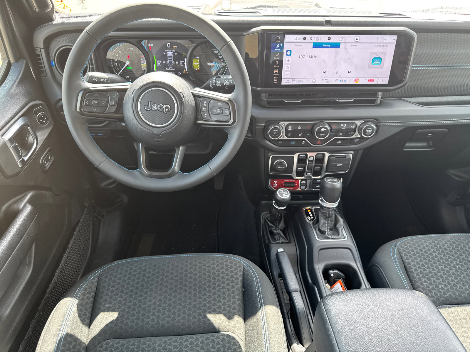 Used 2025 Jeep Wrangler Unlimited Rubicon 4xe w/ Convenience Group image 21