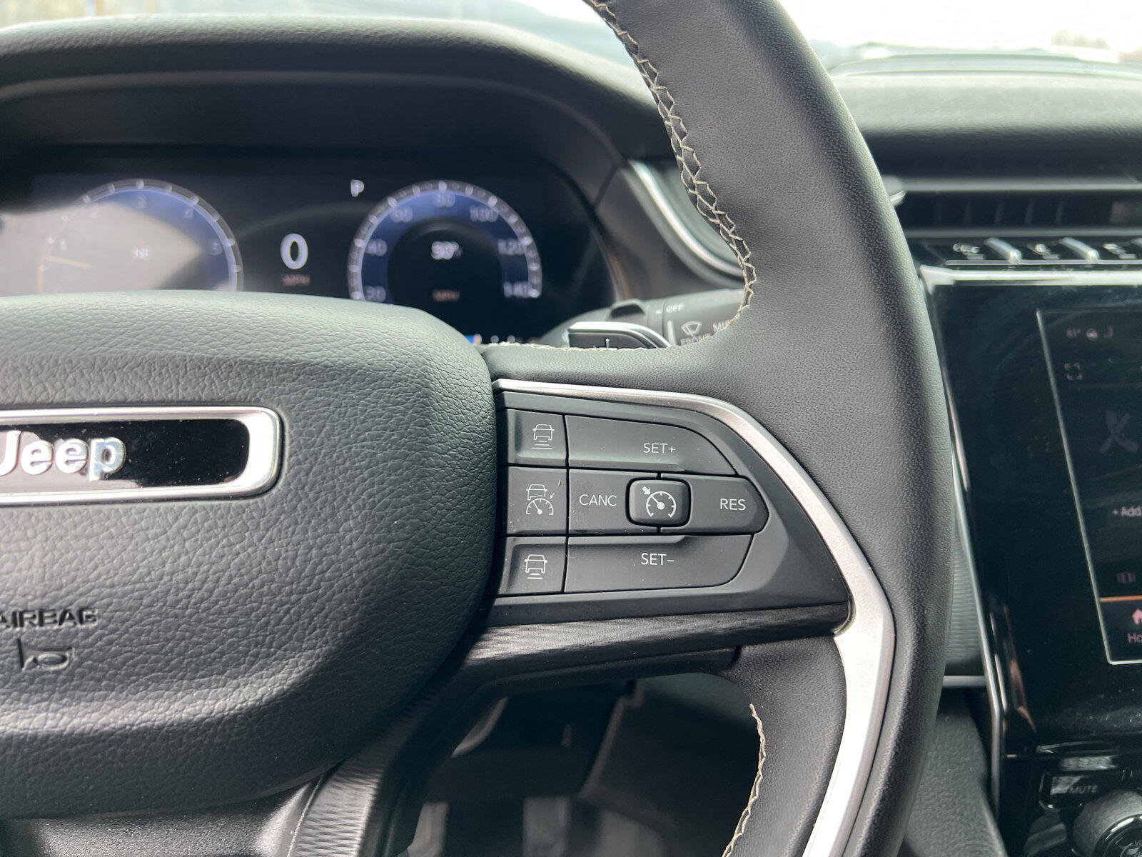 Used 2024 Jeep Grand Cherokee L Laredo AWD/4WD image 16