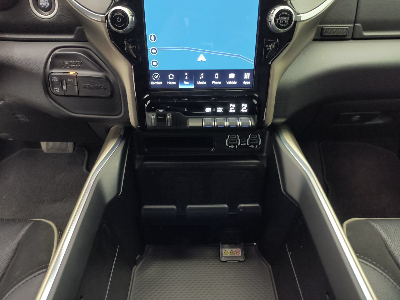 Used 2024 RAM 3500 Laramie AWD/4WD image 22