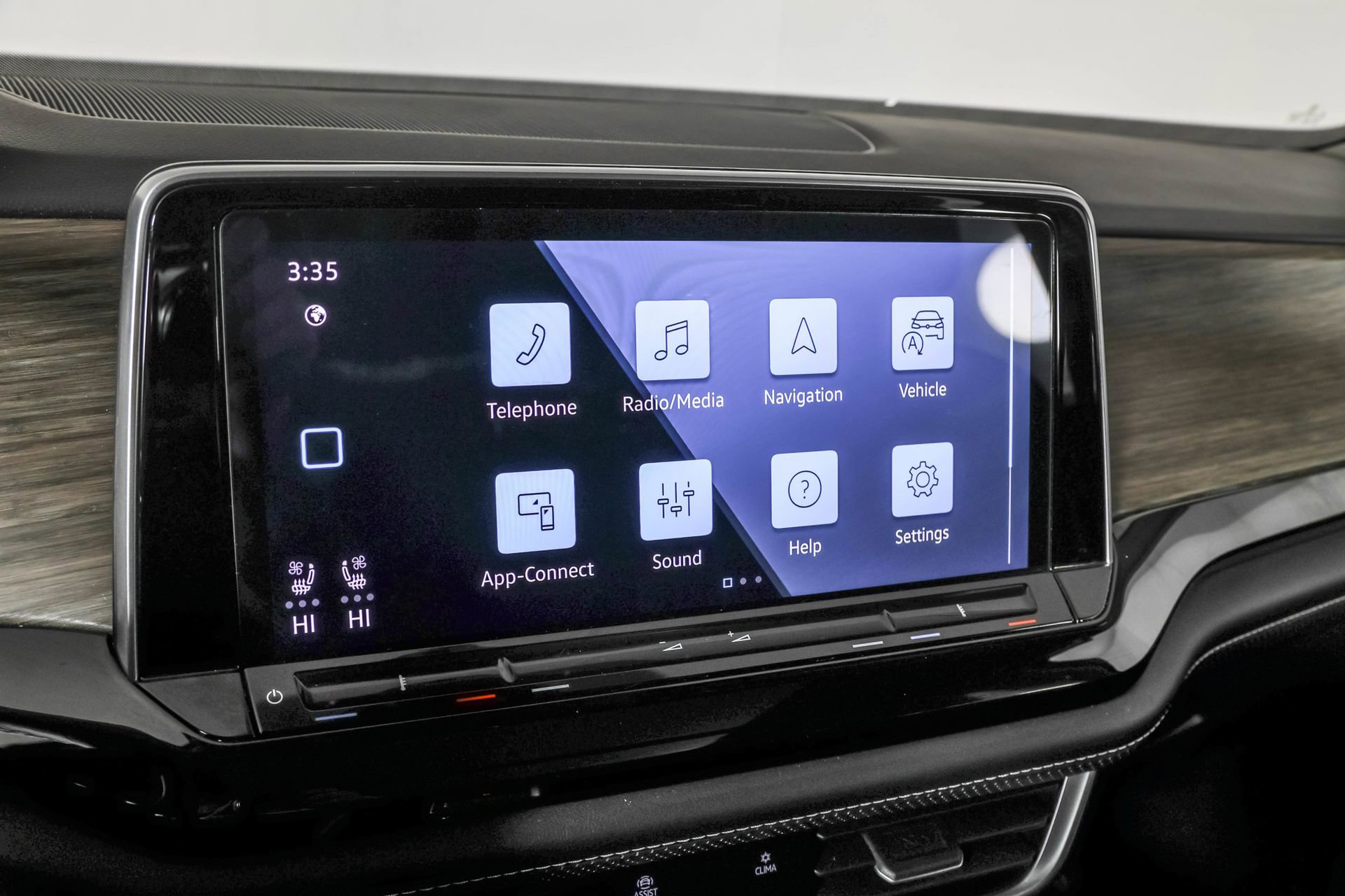 Used 2024 Volkswagen Atlas SEL Premium R-Line image 33