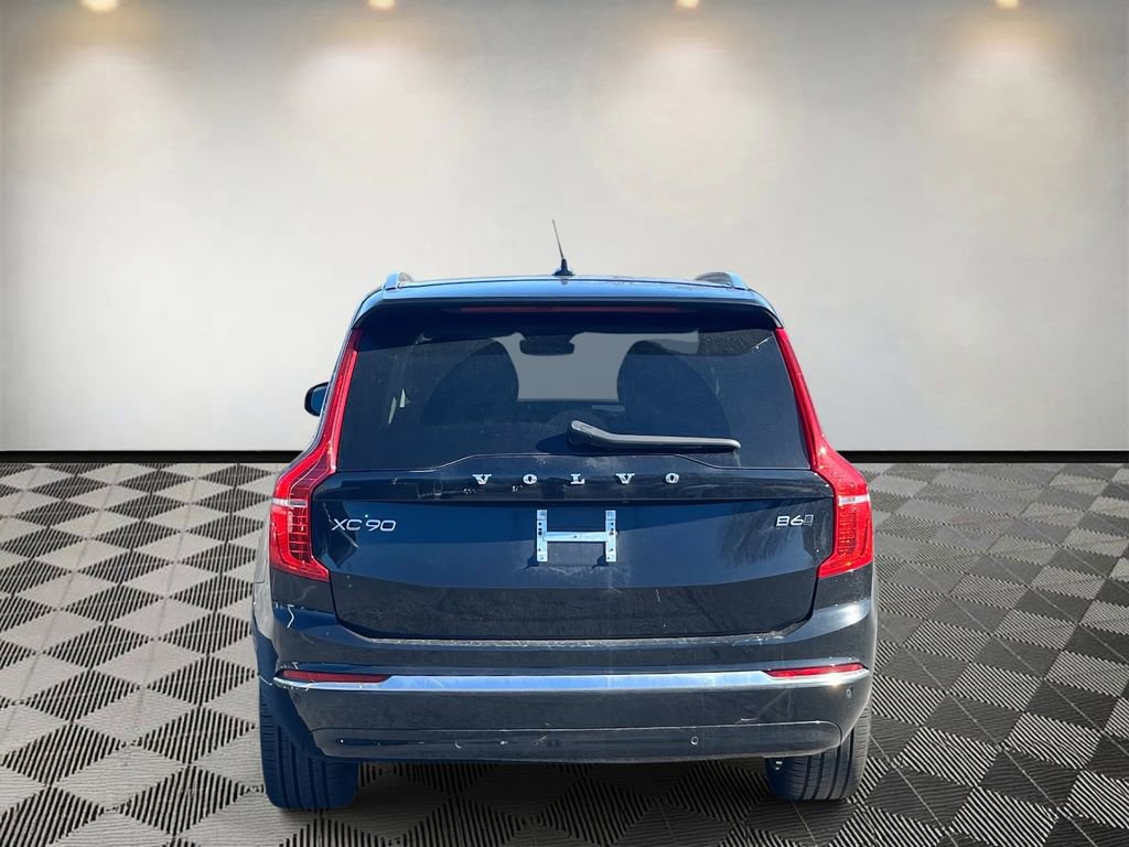 Used 2023 Volvo XC90 B6 Plus image 4