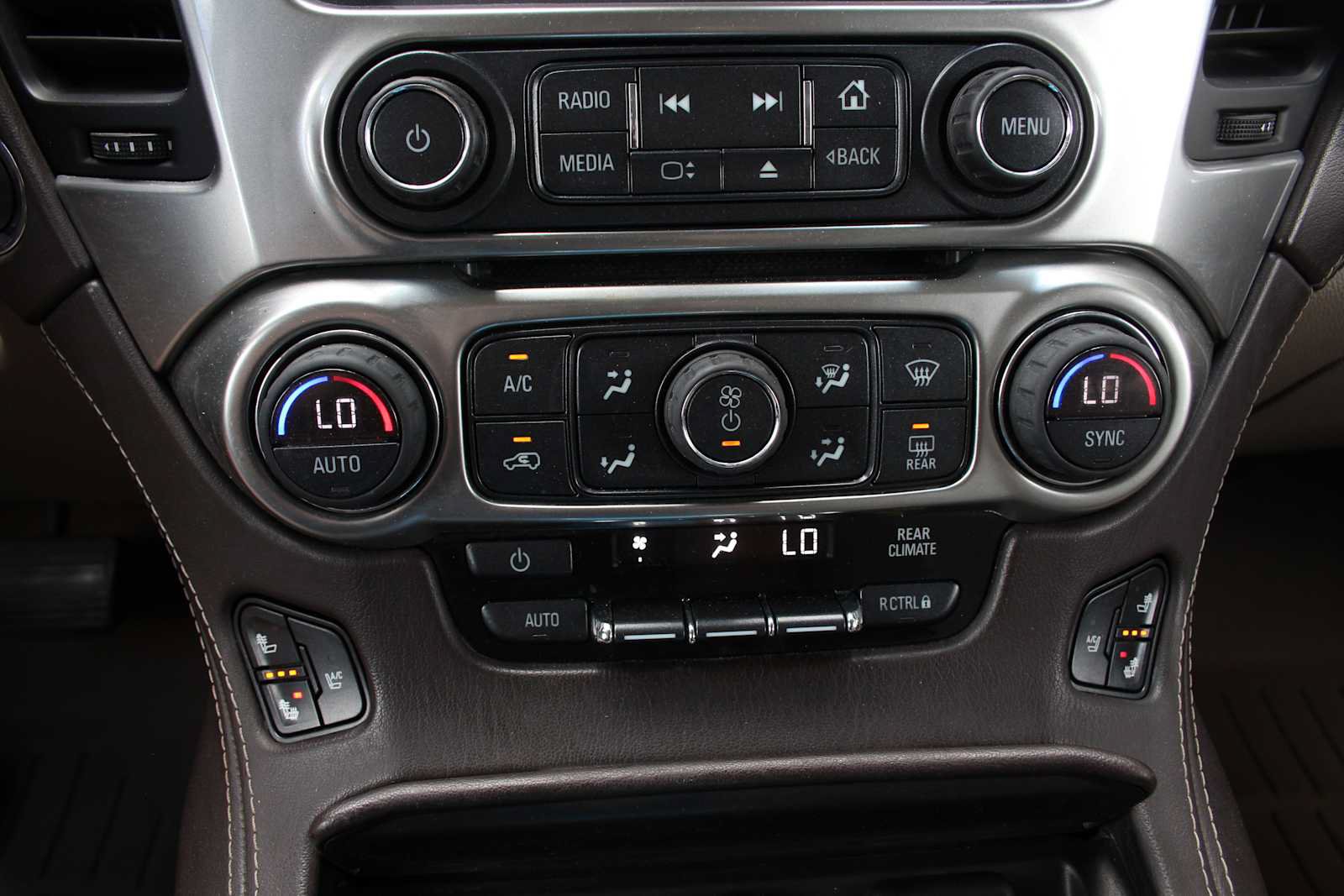 Used 2015 Chevrolet Suburban LTZ AWD/4WD image 40