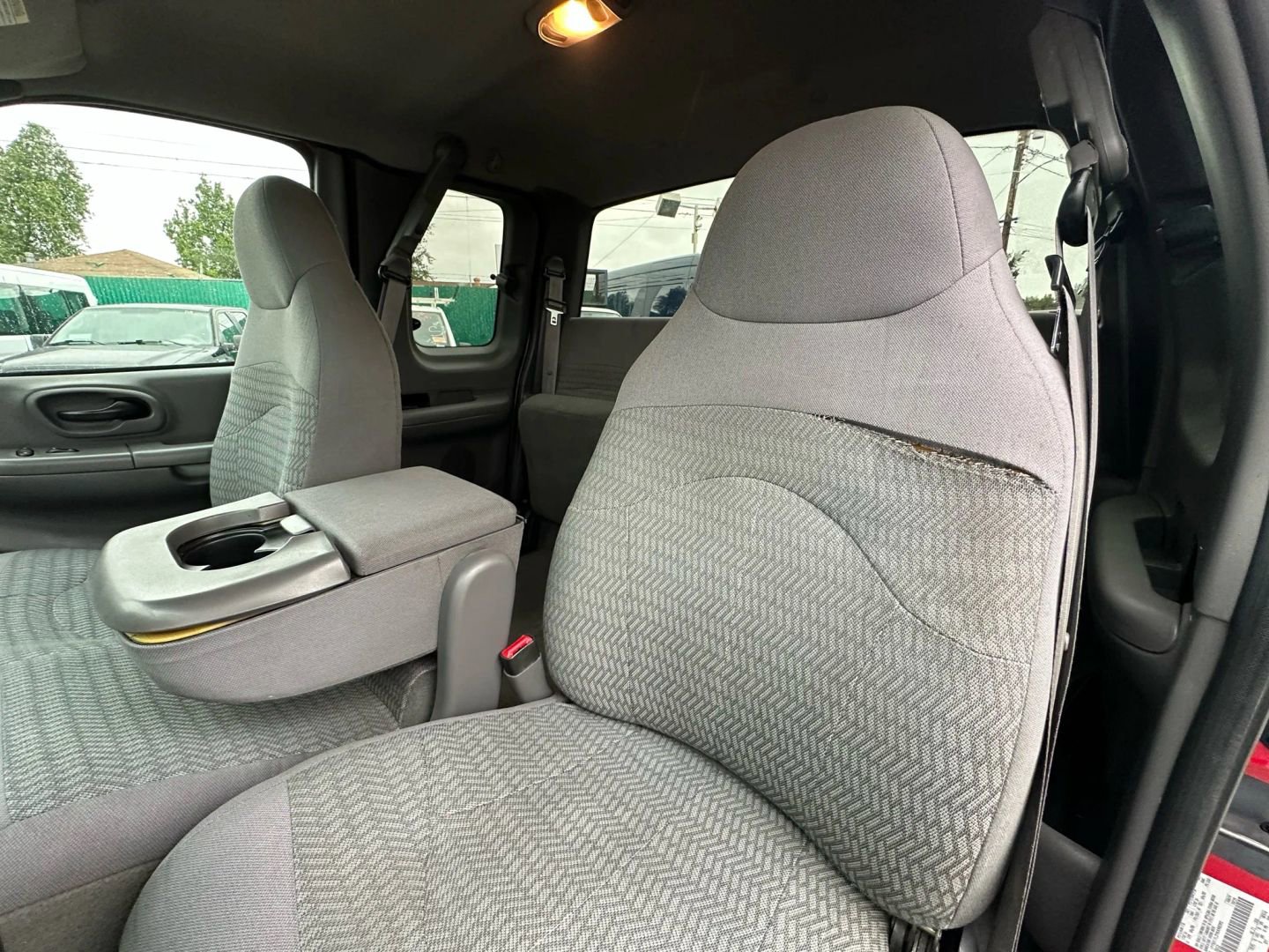 Used 2000 Ford F150 XL image 11