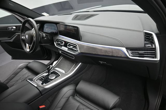 Used 2023 BMW X5 xDrive40i w/ Premium Package AWD/4WD image 29