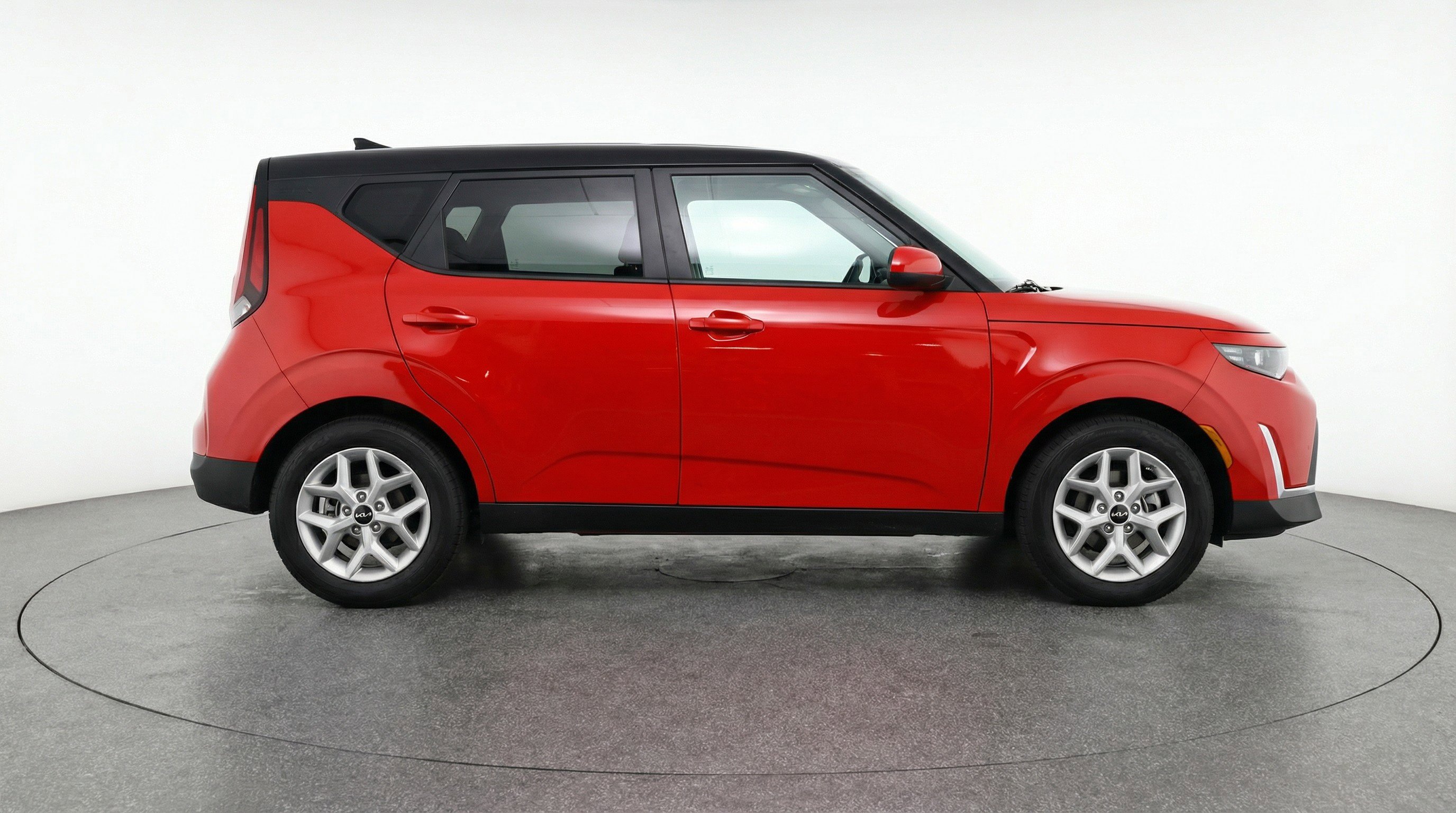 Used 2025 Kia Soul LX w/ LX Technology Package image 11