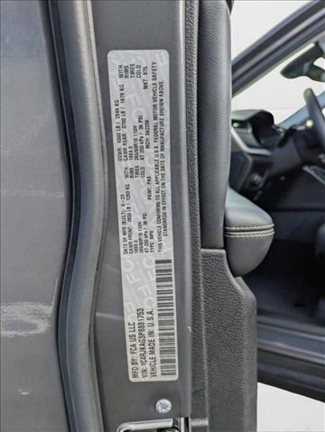 Used 2023 Jeep Grand Cherokee L Laredo image 24