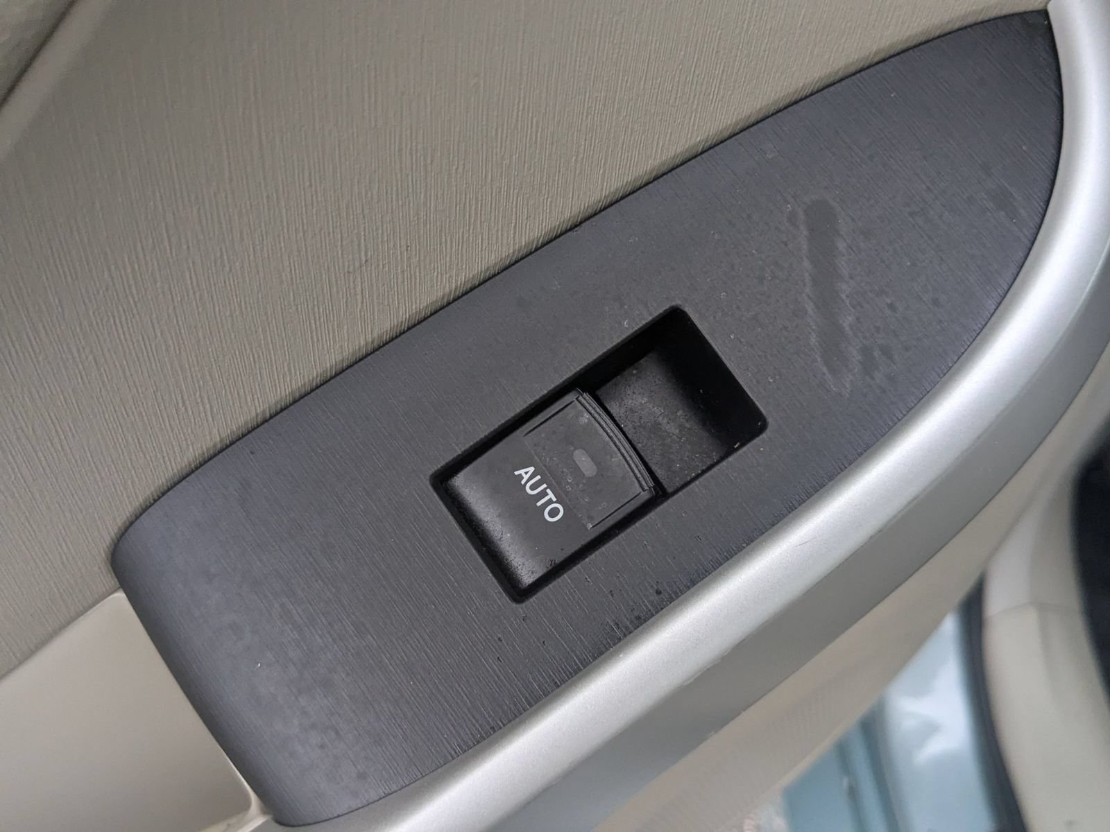 Used 2015 Toyota Prius Two FWD image 23