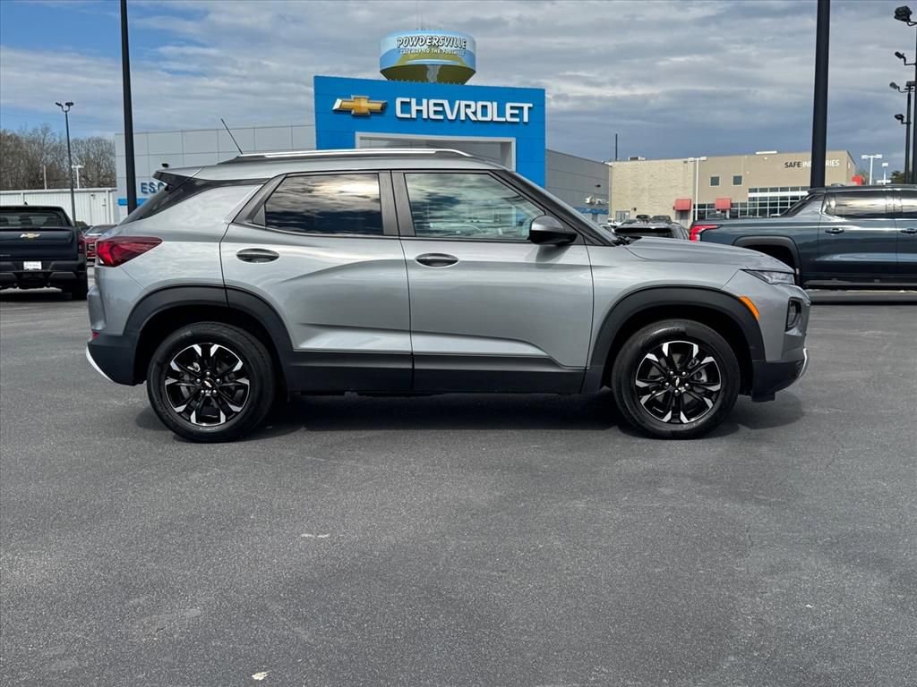 Used 2023 Chevrolet TrailBlazer LT image 2