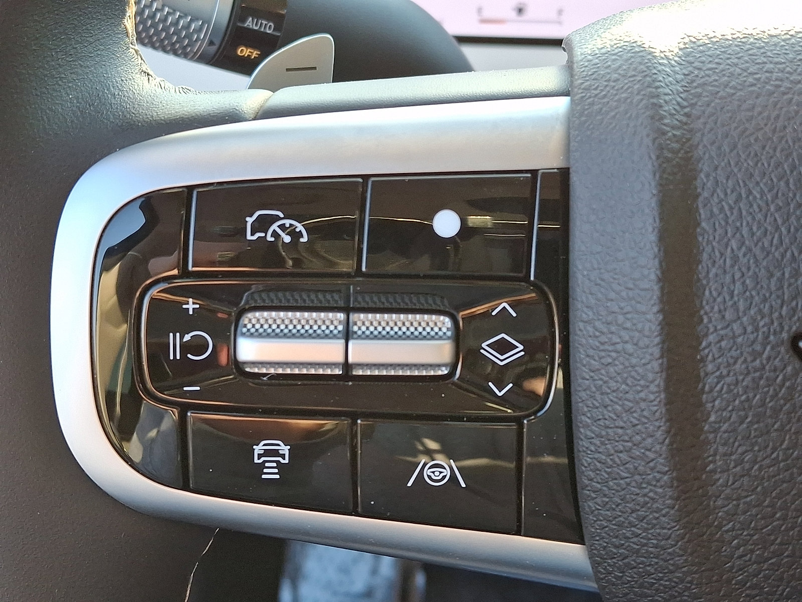 Certified 2026 Genesis GV70 2.5T Advanced AWD/4WD image 22