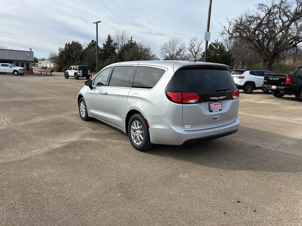 New 2026 Chrysler Voyager LX image 3